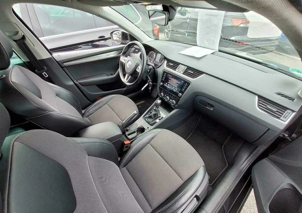 Skoda Octavia cena 69900 przebieg: 131818, rok produkcji 2018 z Grajewo małe 16